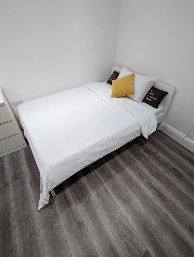 Mile End- Prime Location Hotel ลอนดอน ภายนอก รูปภาพ