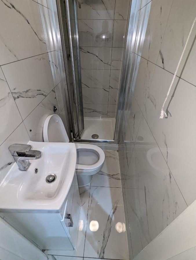 Mile End- Prime Location Hotel ลอนดอน ภายนอก รูปภาพ